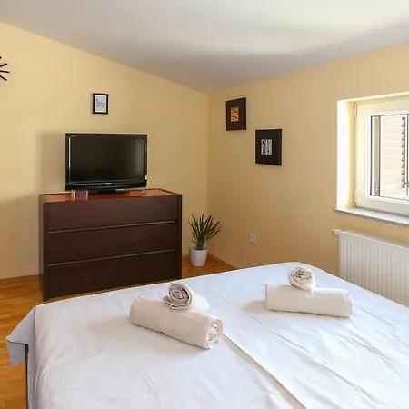 Ena&toni Appartement *
