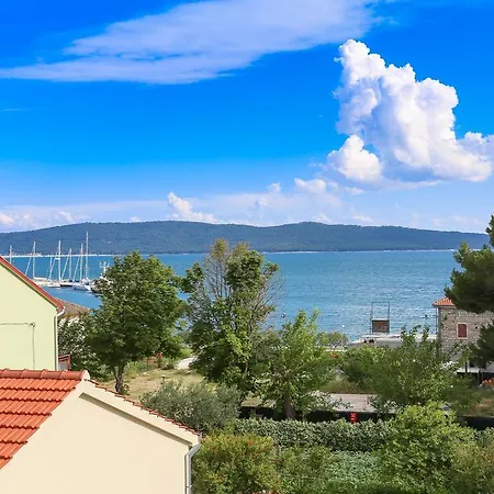 Ena&toni Apartment Kastela